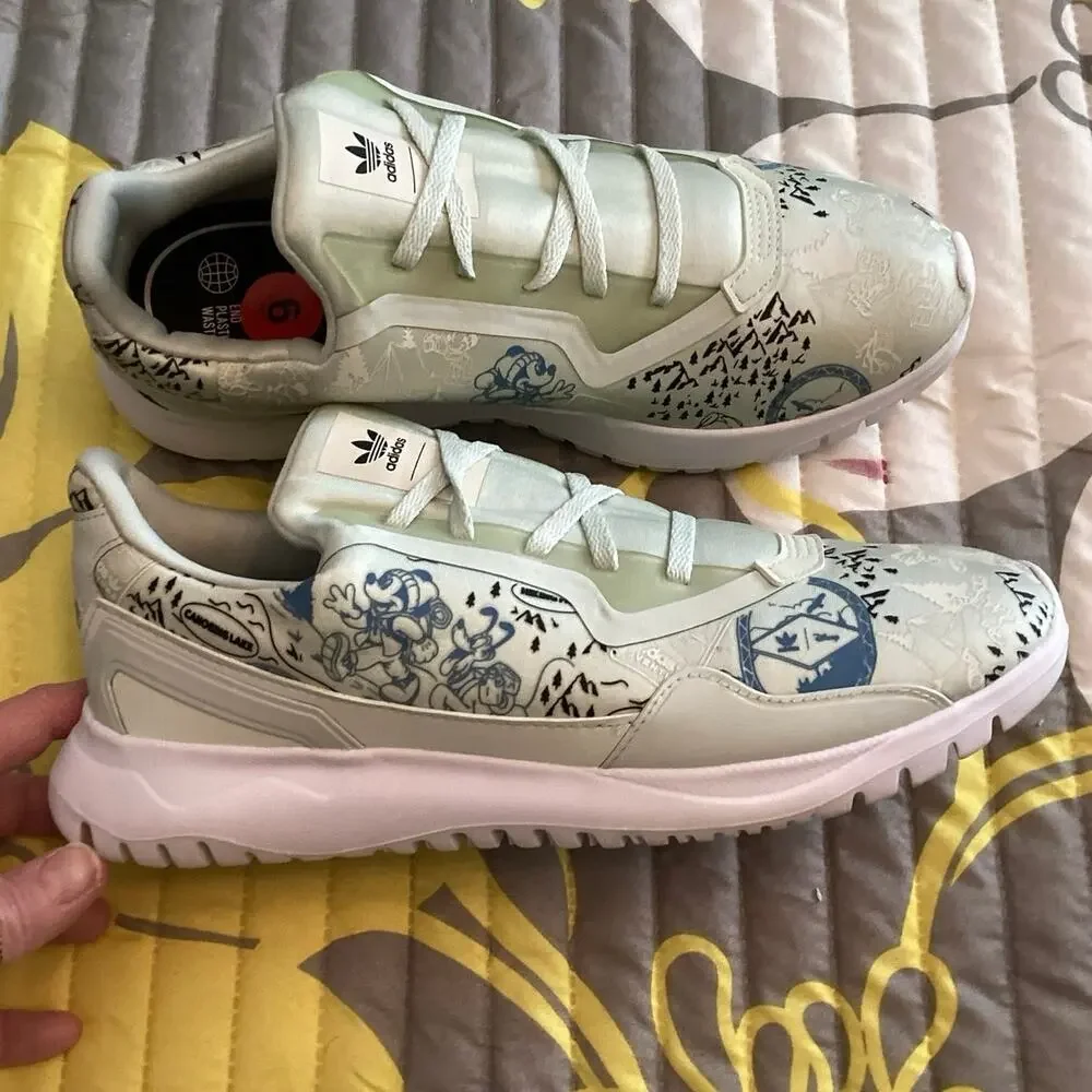 NWT Disney x adidas Originals Flex sneakers Mickey and Pluto linen green sz 6Y